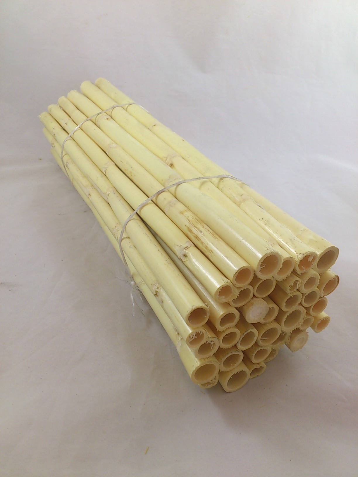 Bamboestokken gebleekt 40 cm D +/- 1.5-2 cm 35 st. - vanaf €35